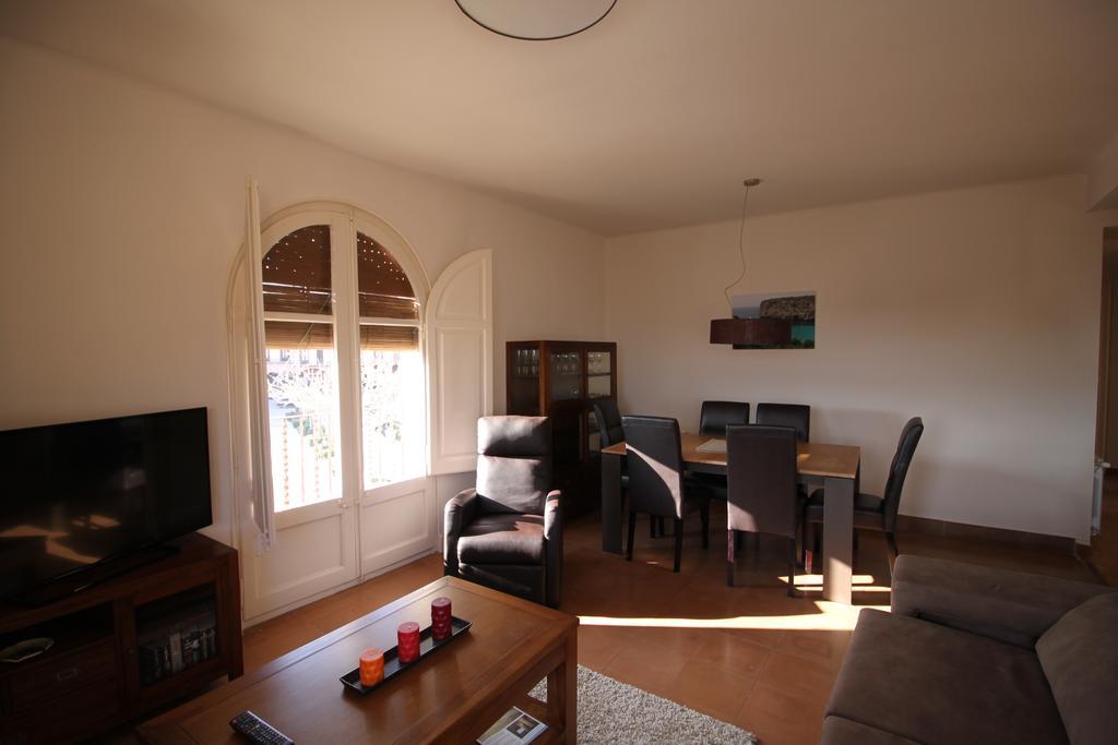 Apartment Market Square Cardona Bagian luar foto