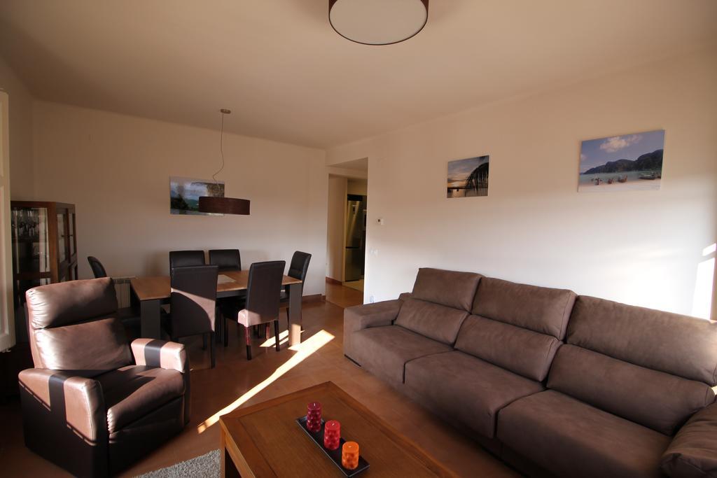Apartment Market Square Cardona Bagian luar foto